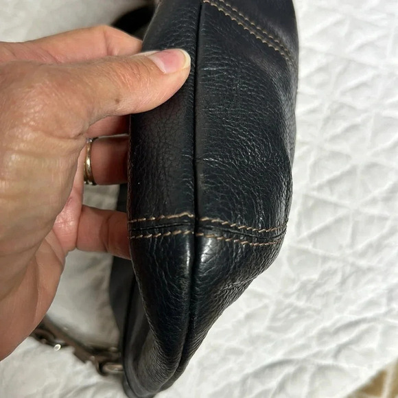 Tignanello Black Leather Crossbody Bag - Picture 5 of 12